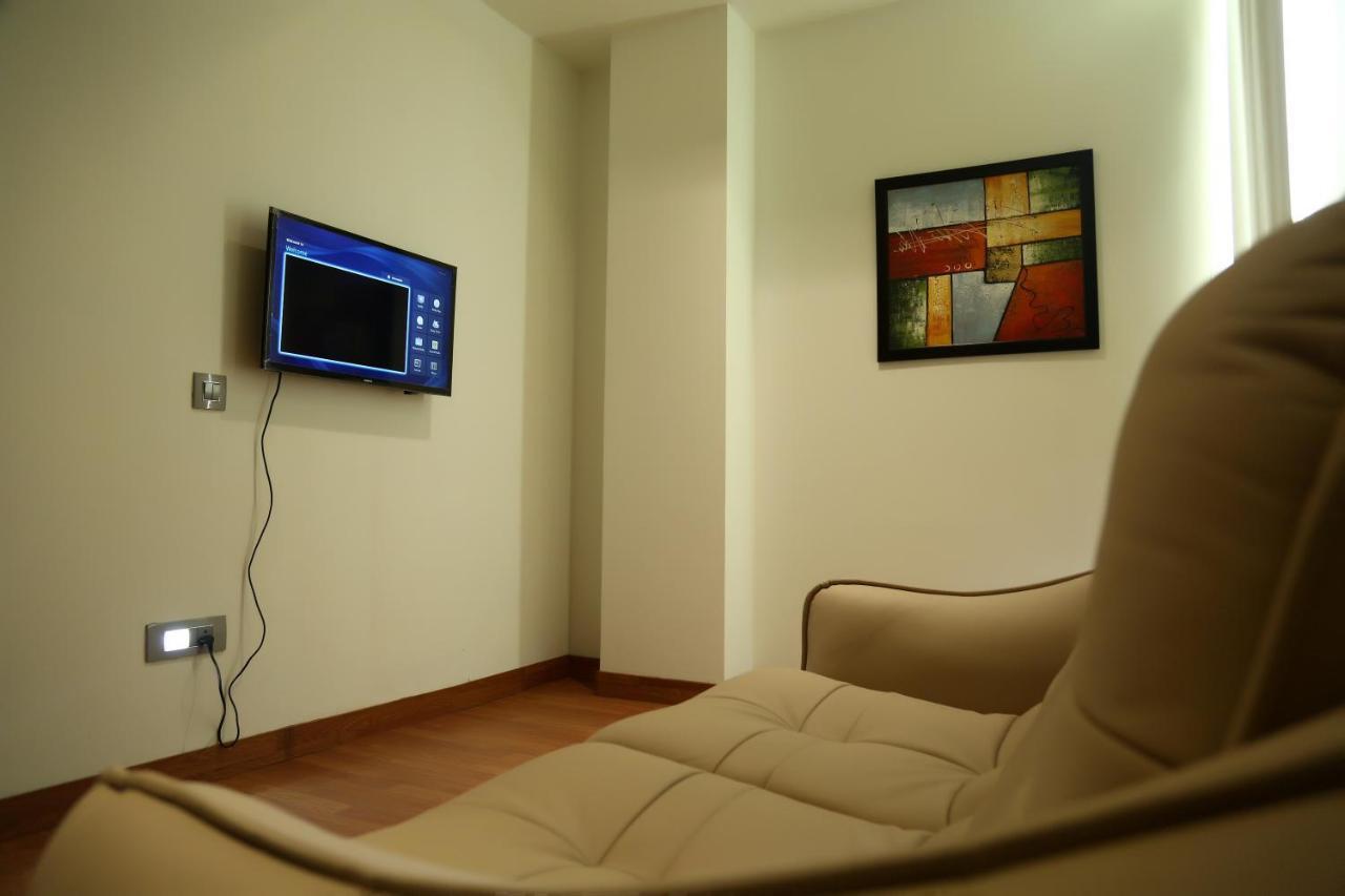 Hotel Imperia Suites Jalandhar Exteriör bild