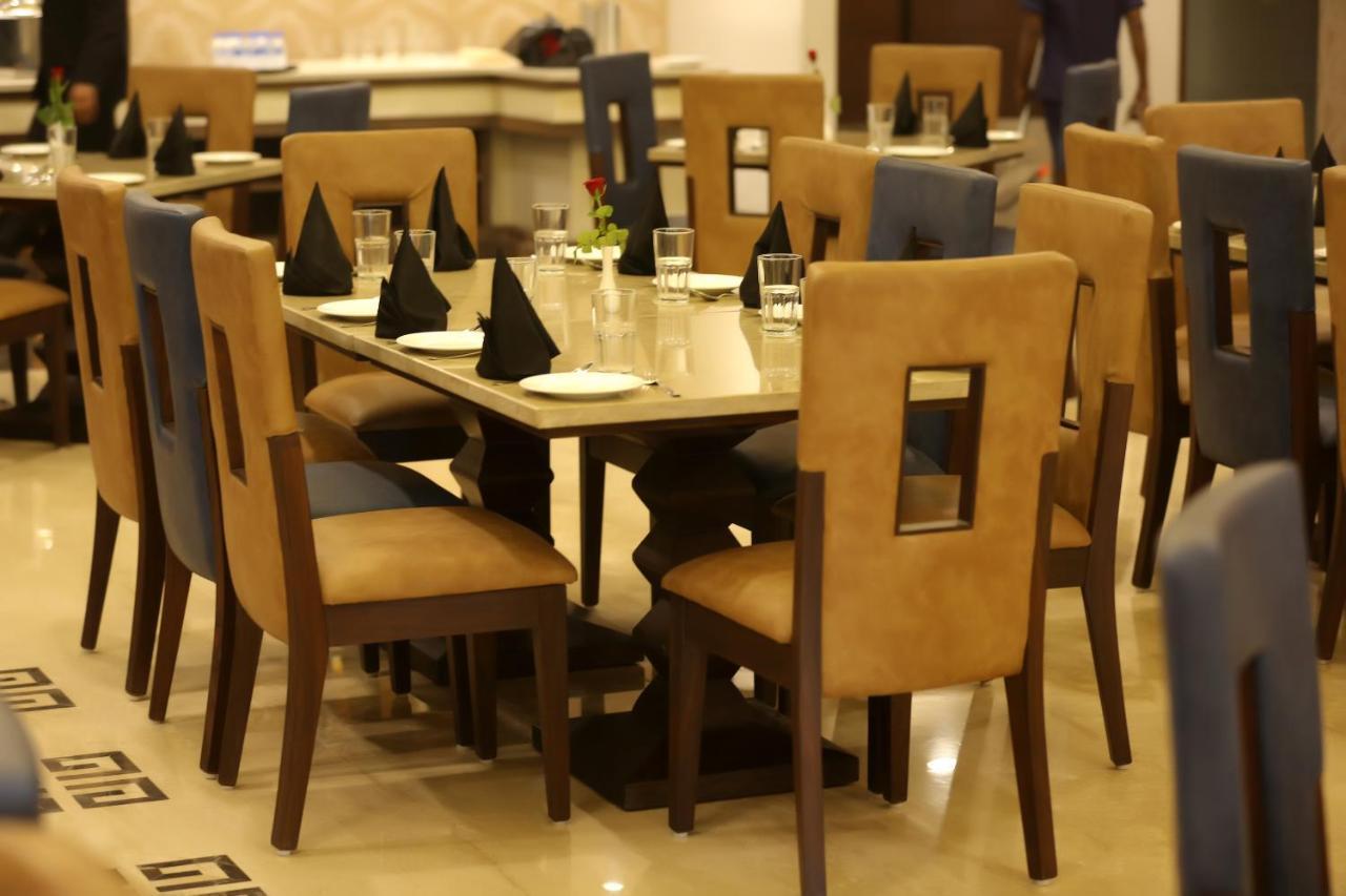 Hotel Imperia Suites Jalandhar Exteriör bild