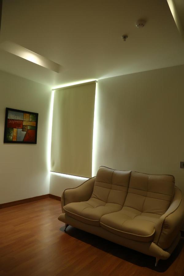 Hotel Imperia Suites Jalandhar Exteriör bild