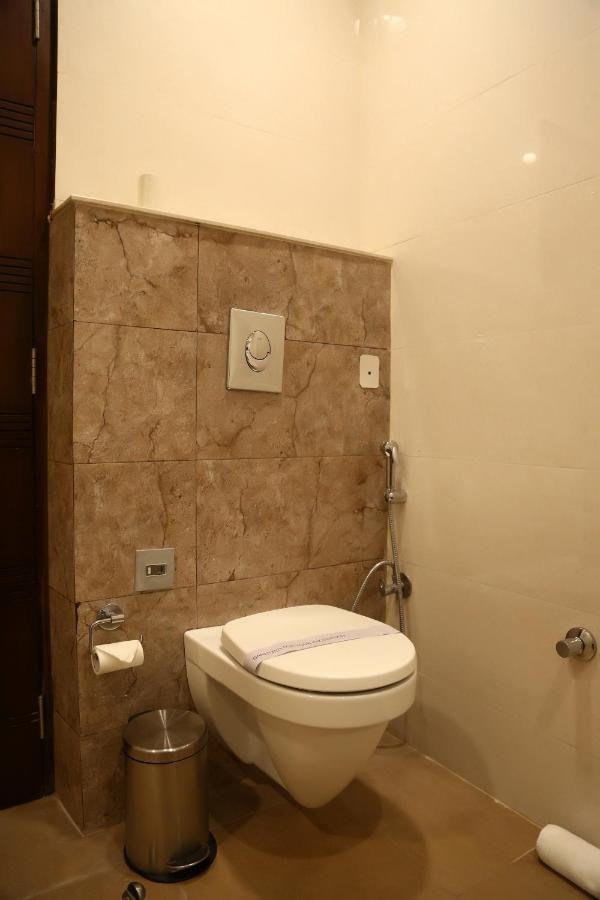 Hotel Imperia Suites Jalandhar Exteriör bild