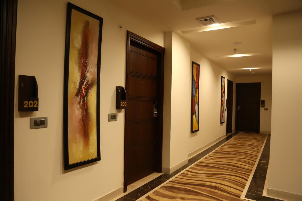 Hotel Imperia Suites Jalandhar Exteriör bild