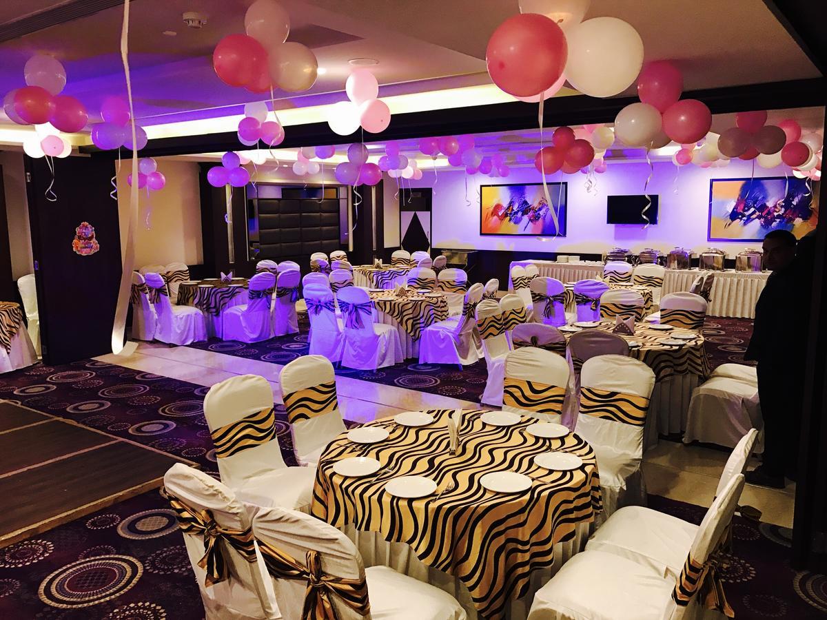 Hotel Imperia Suites Jalandhar Exteriör bild