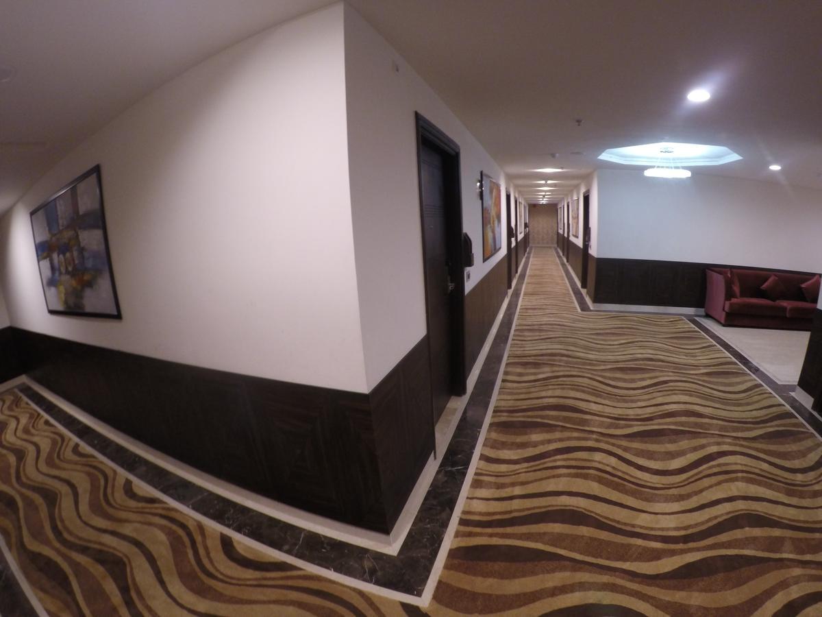 Hotel Imperia Suites Jalandhar Exteriör bild