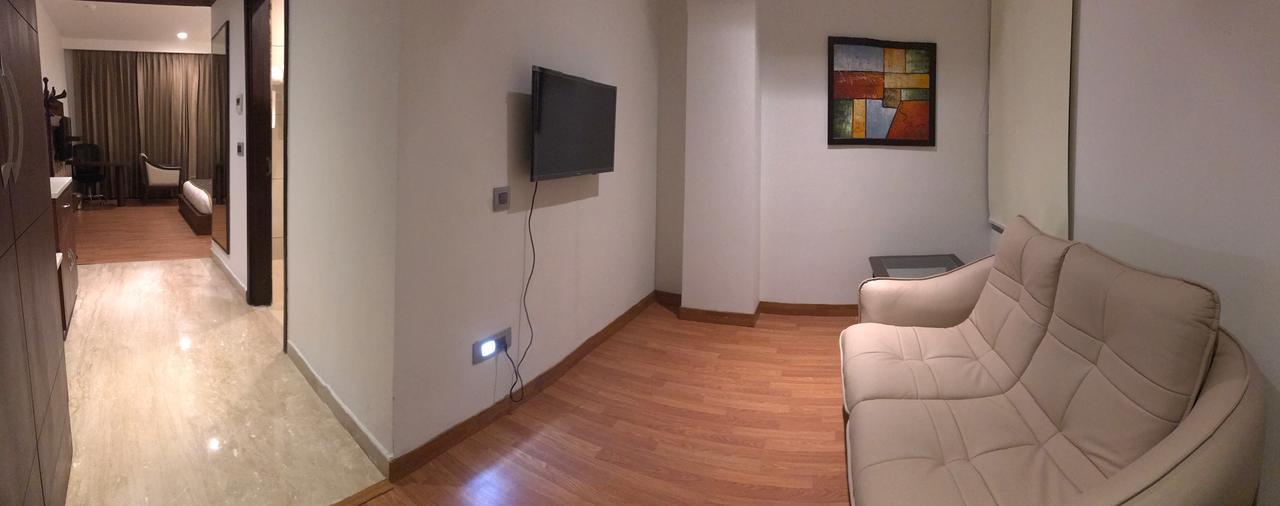 Hotel Imperia Suites Jalandhar Exteriör bild