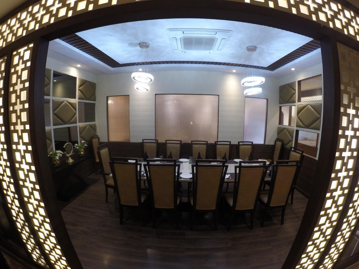 Hotel Imperia Suites Jalandhar Exteriör bild