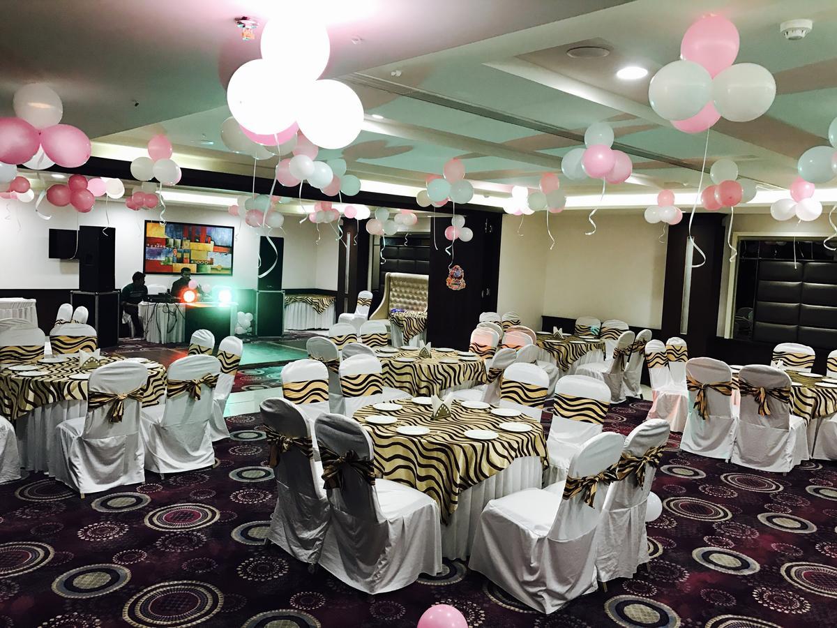 Hotel Imperia Suites Jalandhar Exteriör bild