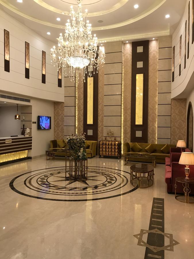 Hotel Imperia Suites Jalandhar Exteriör bild