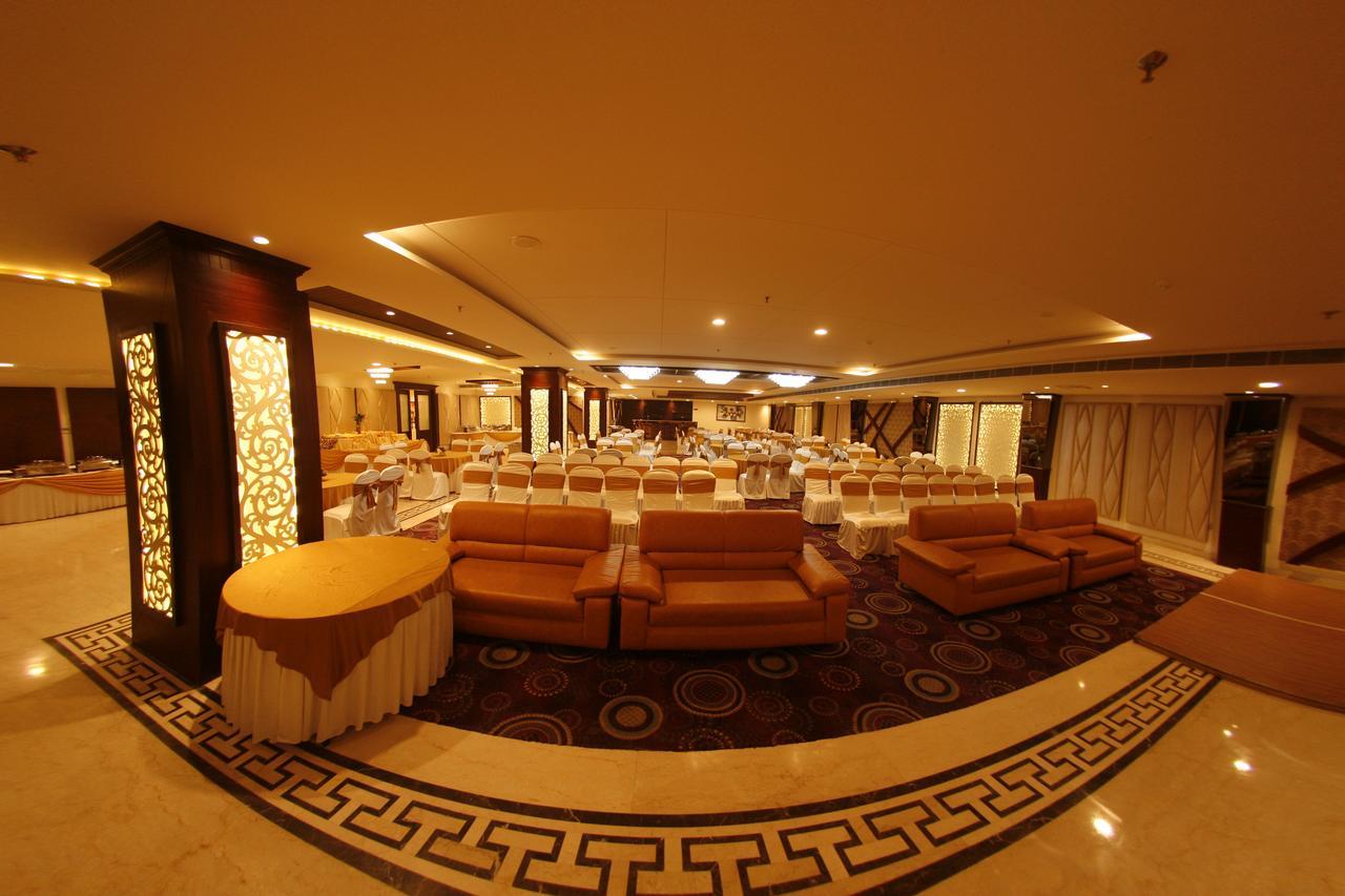Hotel Imperia Suites Jalandhar Exteriör bild