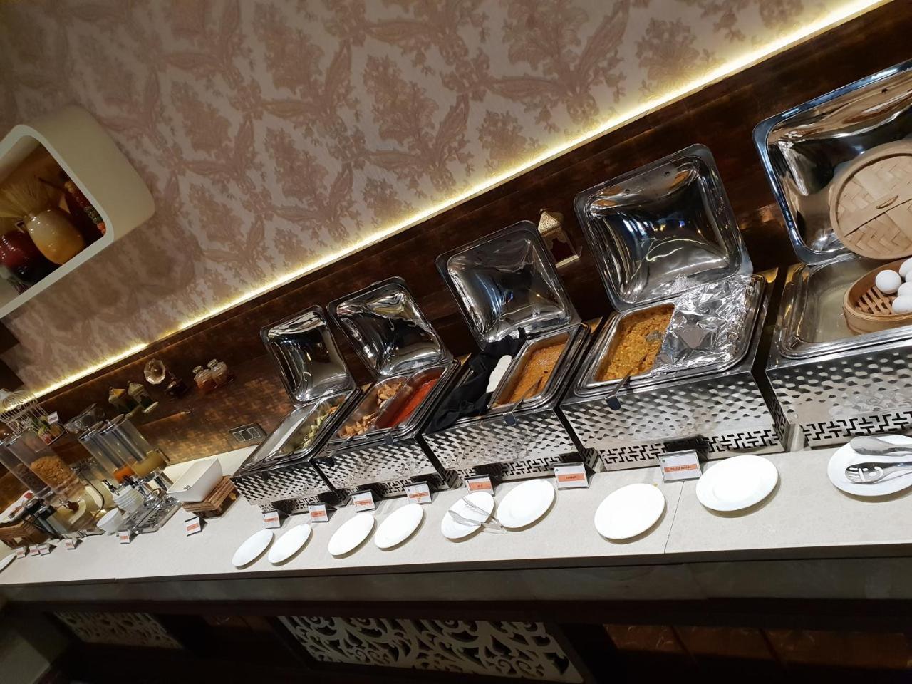 Hotel Imperia Suites Jalandhar Exteriör bild